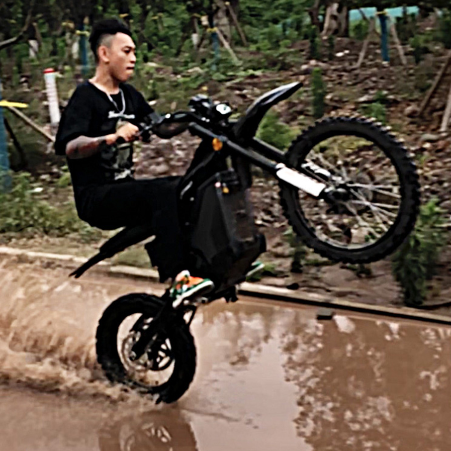 STLF Competition Level Caofen  - 72V 12000W Electric Dirt Bike ulasan dan harga